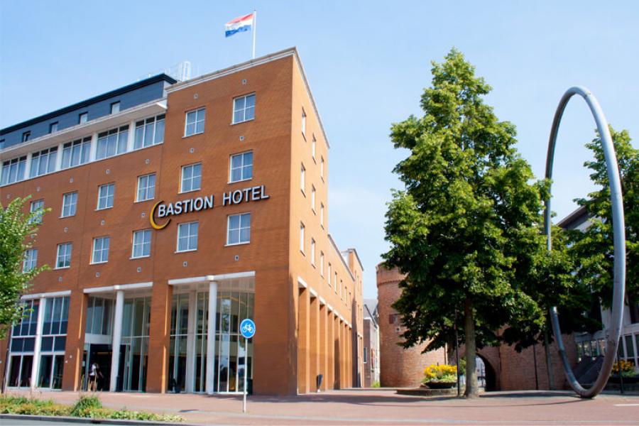 bastion deluxe hotel